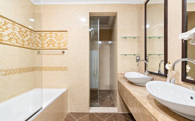 WelHome - Deluxe Apartment With Panoramic Sea Views