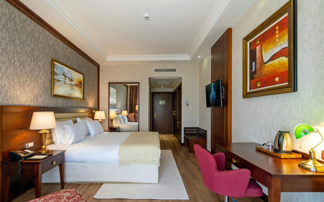 Wellborn Luxury Hotel