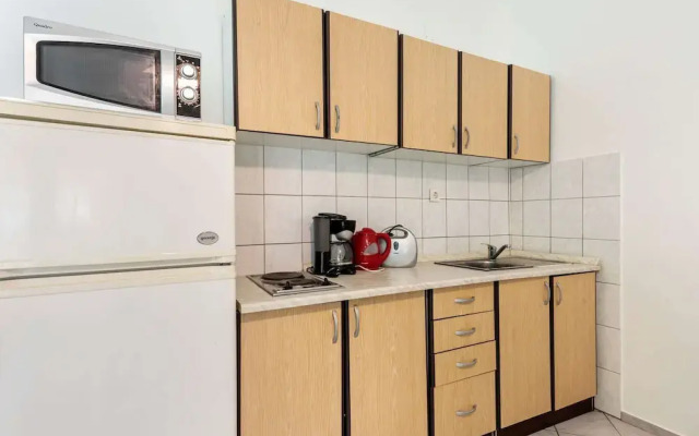 Beautiful Apartment in Jasenice Near Sea