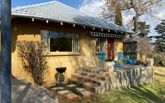 Lovely, spacious 1 bedroom rental and free parking