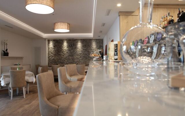 Athos Hotel