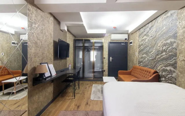 Nomad Hub Istanbul Suit