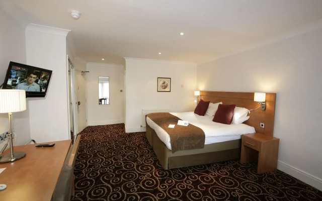 Legacy Rose and Crown Hotel
