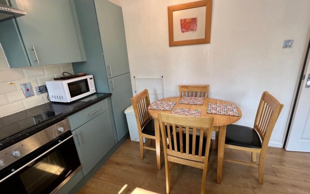 Cosy 2BD Chalet St Ives Holiday Village