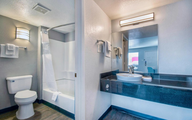 Motel 6 Albuquerque, NM - Carlisle