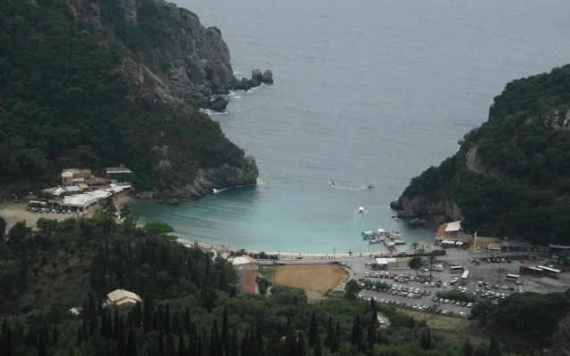 Toms House 4 in Felekas