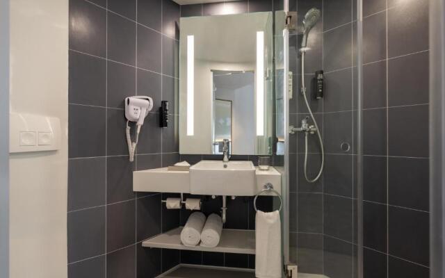 Ibis Thane