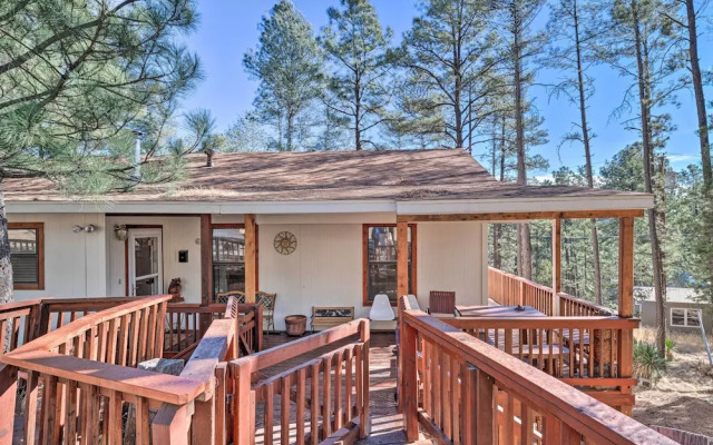 Spacious Ruidoso Cabin < 3 Mi to Downtown!
