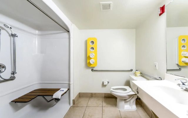 Motel 6 San Antonio, TX - South