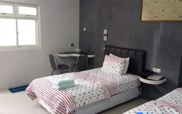 Tulip Guest House & Cafe