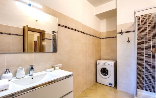 Modern 2 bed Flat in San Giovanni