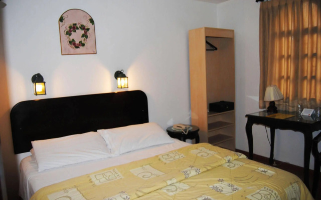 Hotel Fuente de Piedra I
