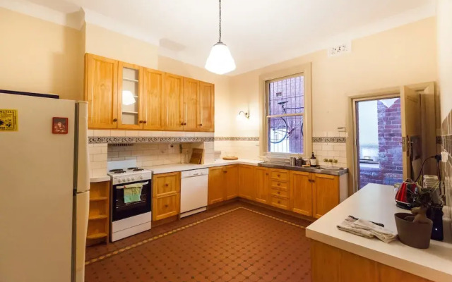 MADELINE, 1BDR Fitzroy Apartment