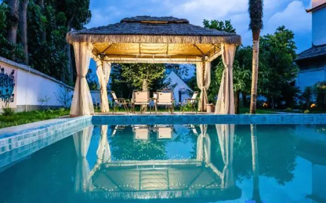 Lijiang South No.5 Homestay (Sanyi International Airport) – Pool – Lijiang