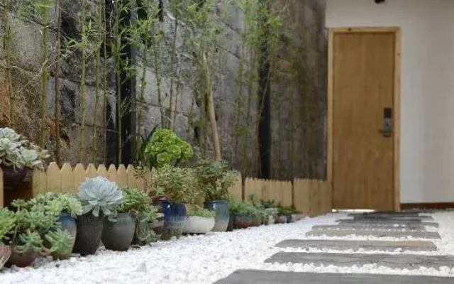 Wanlai Xiaozhu Private Courtyard Hostel