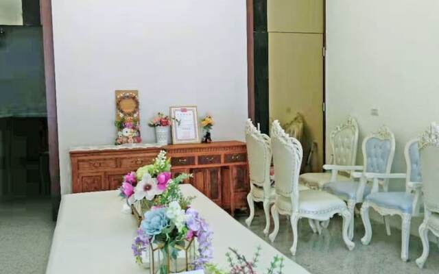 Forest Deer Black Tea Homestay