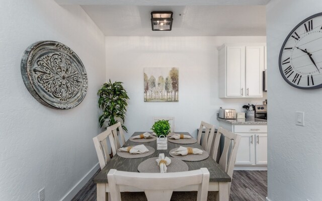 Villa Allison 2 Bedroom Condo by RedAwning