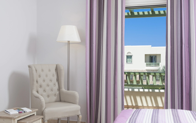 Finikas Hotel