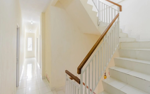 RedDoorz Plus near Taman Rasuna Menteng