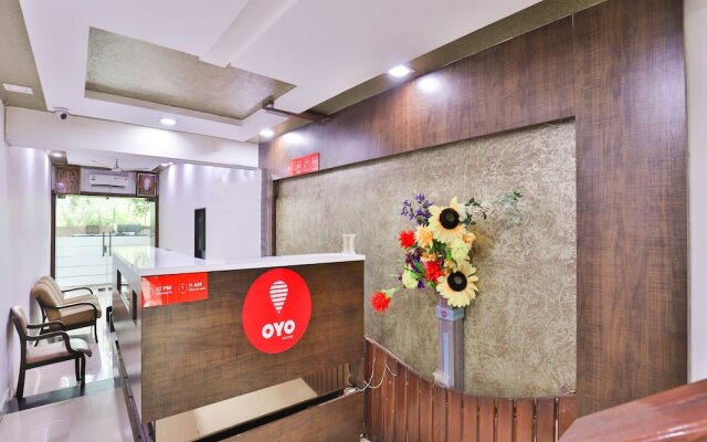 OYO 16880 Hotel Ambica