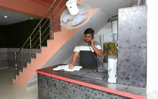 Yadav Hotel By OYO Rooms