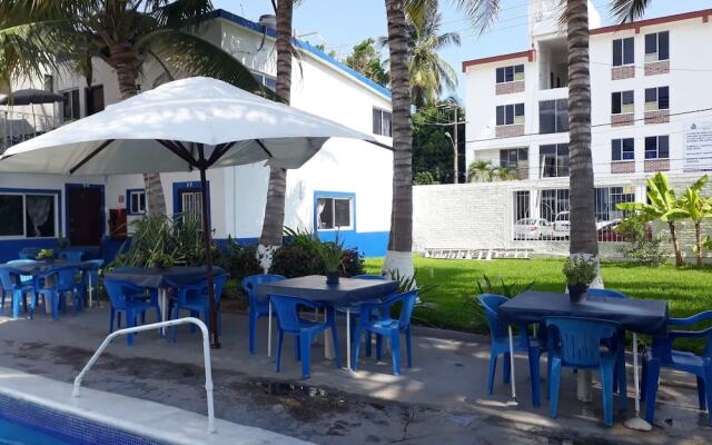 Hotel y Bungalows Los Arcos