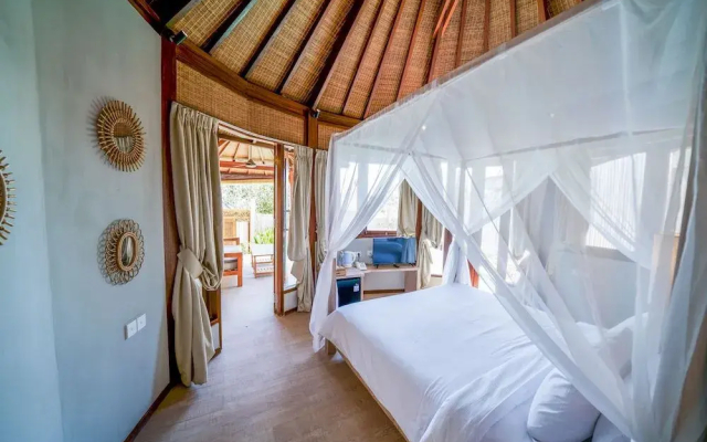 Blue Lagoon Avia Villa