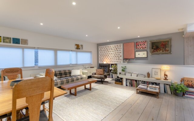 2 Bedroom Home in Hackney With Roof Terrace