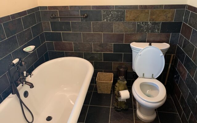 Alligator Alley Six Bedroom House