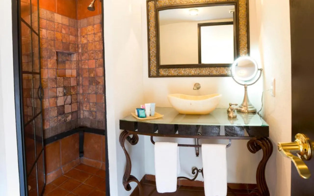 HERENCIA By Hosting House