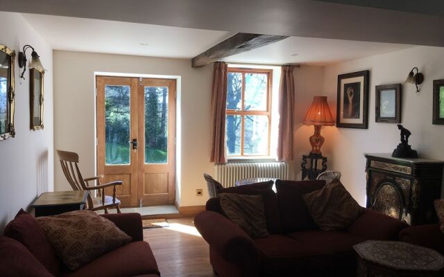 Otley Chevin B&B With Dining