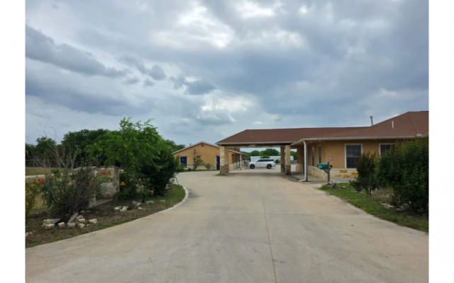 Atria Extended Stays By OYO Jourdanton