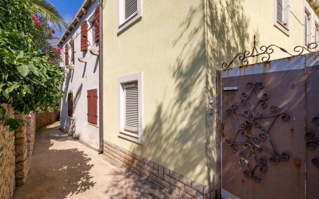 Stunning Apartment in Veli Losinj With 1 Bedrooms and Wifi