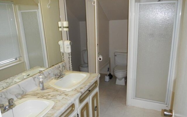 Limerick Lake Lodge & Marina