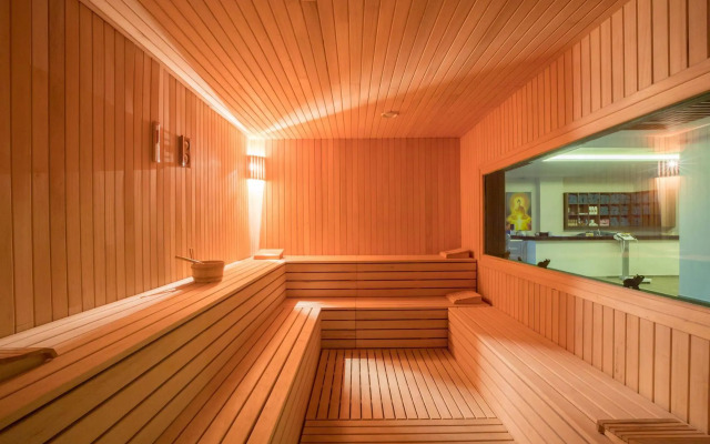 Karpalas City Hotel & Spa