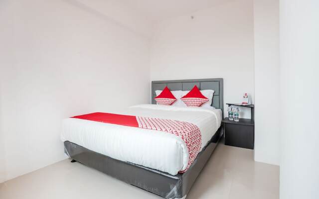 Oyo 129 Bassura City Apartment