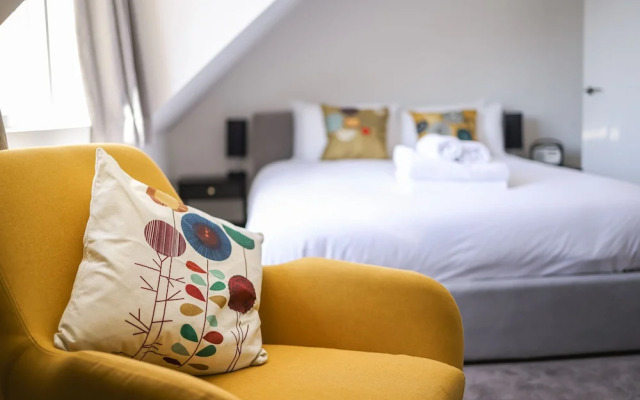 Bright & Beautiful Studio Flat in Bristol