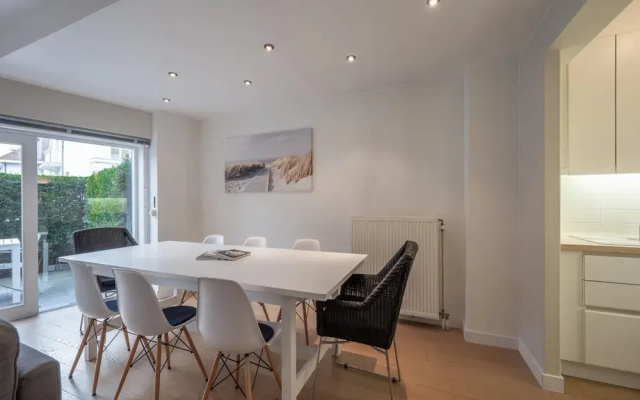 Apartment in Knokke Near Duinbergen Beach