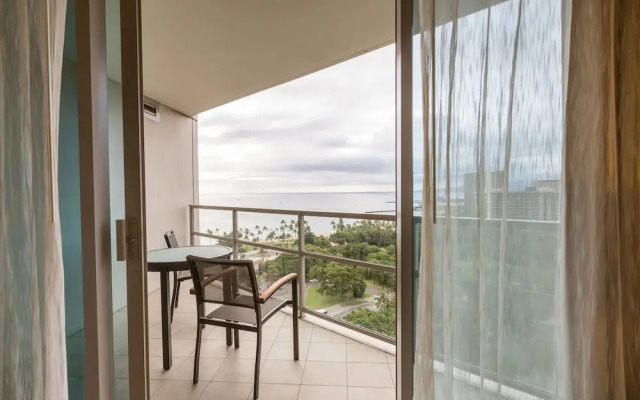 Jet Luxury @ The Trump Waikiki