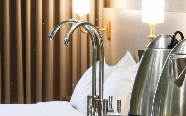 Highness Hotel