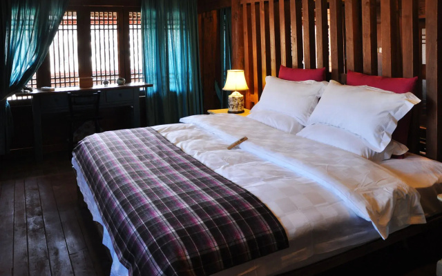 Blossom Hill Inn - Joyland
