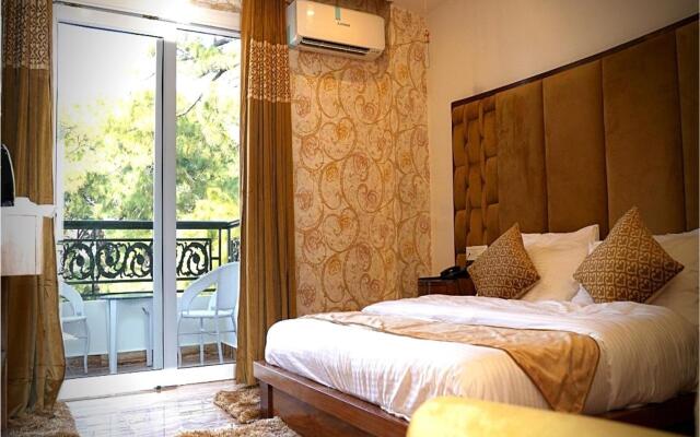 Hotel Sahebs Castle McLeodganj