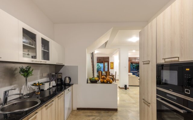 Ballarat Luxury Villa