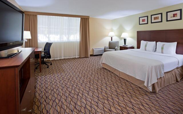 Holiday Inn Bloomington Airport South Mall Area, an IHG Hotel