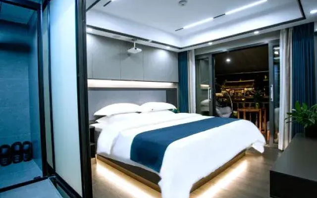 Mengyuan Diaojiaolou River View Homestay (Hongqiao Beimen Wharf Branch)