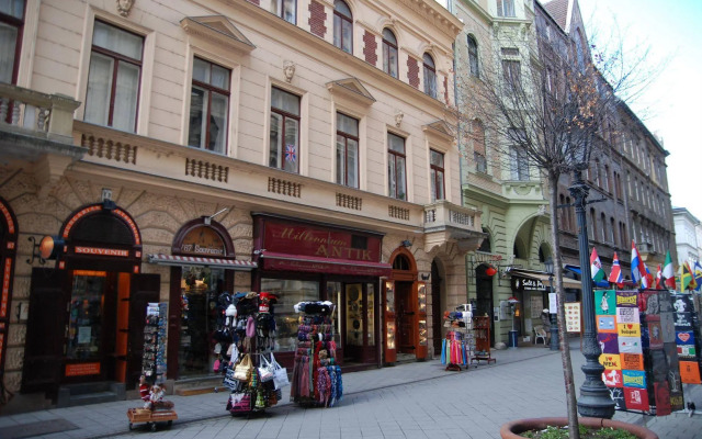 Vaci Street Apartments