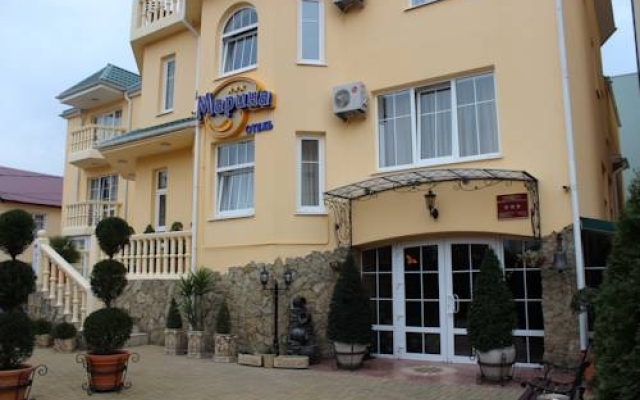 Marina Hotel
