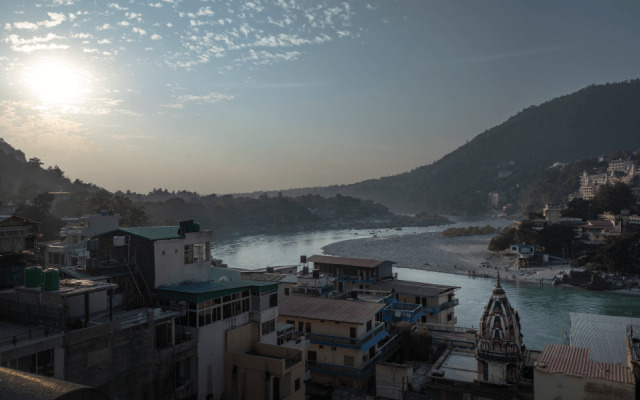 Hotel Gangotri Plaza