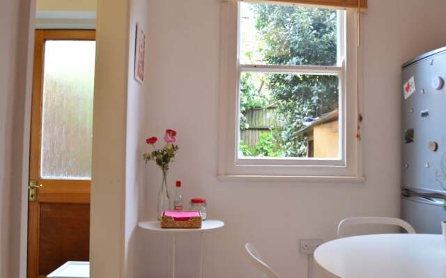 Tooting Broadway 2 Bedroom House