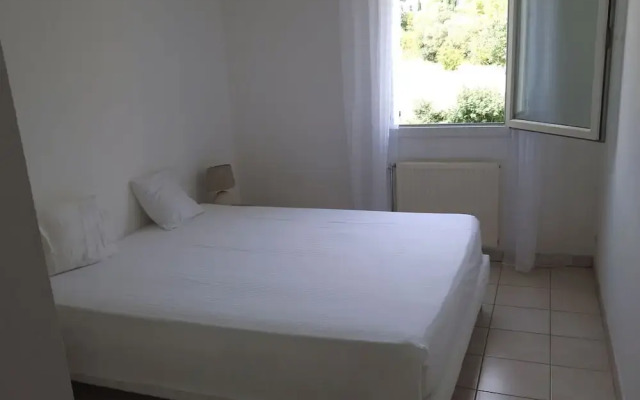 Beautiful Holiday Apartment in Uzes With Balcony